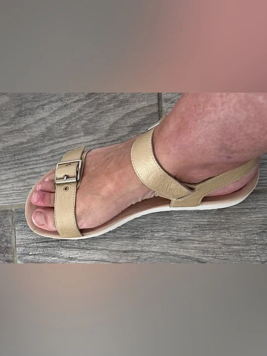 UGG Gold Leather Platform Buckle Sandals size 8 - Picture 7 of 13